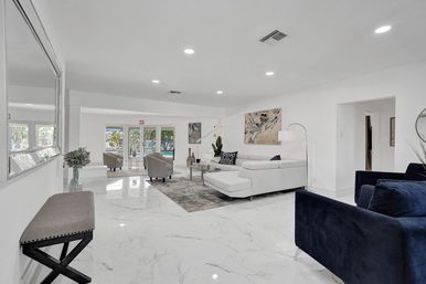 Wander Fort Lauderdale: 7-Bedroom Waterfront Retreat with Pool & Boat Dock image 17