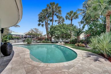 Wander Fort Lauderdale: 7-Bedroom Waterfront Retreat with Pool & Boat Dock image 86