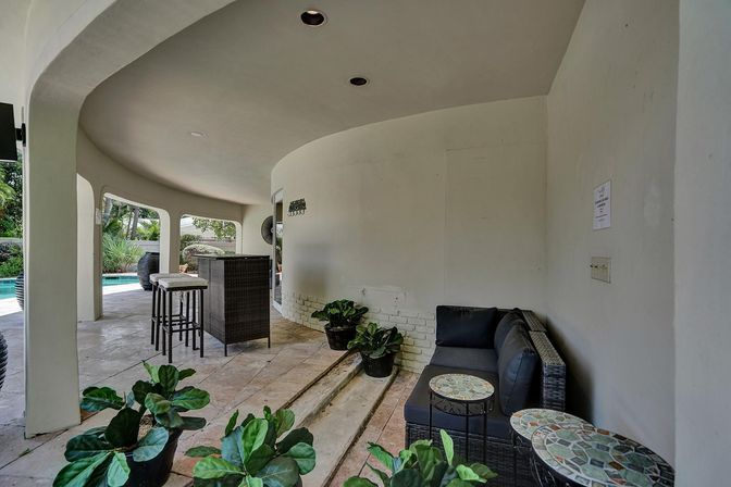 Wander Fort Lauderdale: 7-Bedroom Waterfront Retreat with Pool & Boat Dock image 82