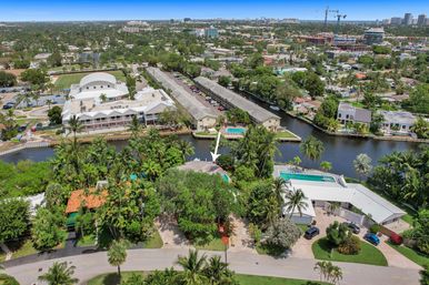 Wander Fort Lauderdale: 7-Bedroom Waterfront Retreat with Pool & Boat Dock image 2