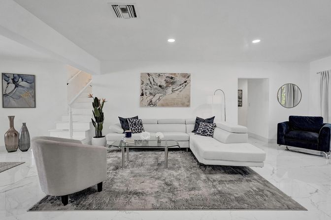 Wander Fort Lauderdale: 7-Bedroom Waterfront Retreat with Pool & Boat Dock image 24