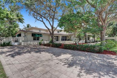 Wander Fort Lauderdale: 7-Bedroom Waterfront Retreat with Pool & Boat Dock image 101
