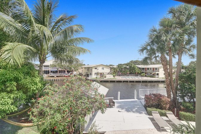 Wander Fort Lauderdale: 7-Bedroom Waterfront Retreat with Pool & Boat Dock image 67