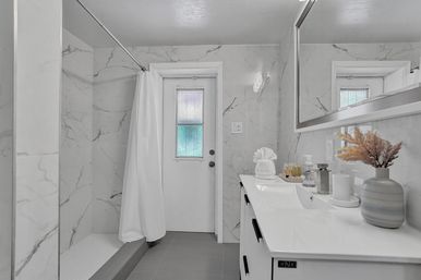 Wander Fort Lauderdale: 7-Bedroom Waterfront Retreat with Pool & Boat Dock image 12