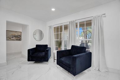 Wander Fort Lauderdale: 7-Bedroom Waterfront Retreat with Pool & Boat Dock image 18