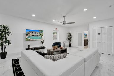 Wander Fort Lauderdale: 7-Bedroom Waterfront Retreat with Pool & Boat Dock image 47