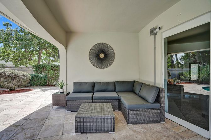 Wander Fort Lauderdale: 7-Bedroom Waterfront Retreat with Pool & Boat Dock image 84