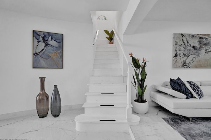 Wander Fort Lauderdale: 7-Bedroom Waterfront Retreat with Pool & Boat Dock image 28
