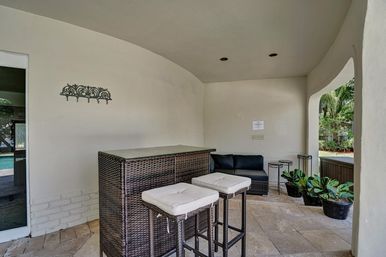 Wander Fort Lauderdale: 7-Bedroom Waterfront Retreat with Pool & Boat Dock image 83