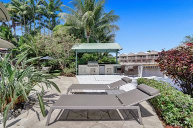 Wander Fort Lauderdale: 7-Bedroom Waterfront Retreat with Pool & Boat Dock image 90
