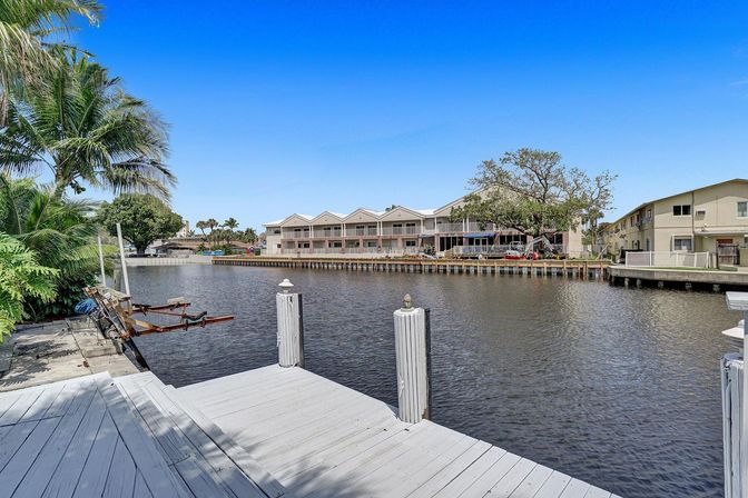 Wander Fort Lauderdale: 7-Bedroom Waterfront Retreat with Pool & Boat Dock image 94