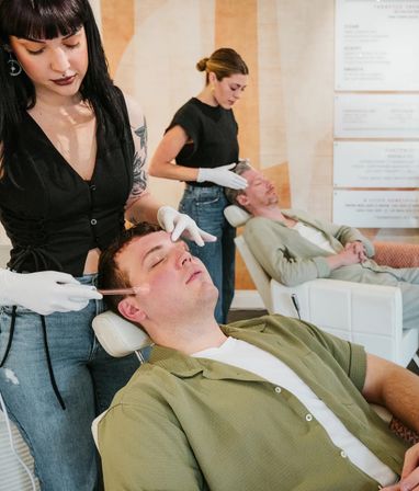 Oasis Face Bar Glowing Skin in 30 Min Facial Party with Complimentary Prosecco image 7