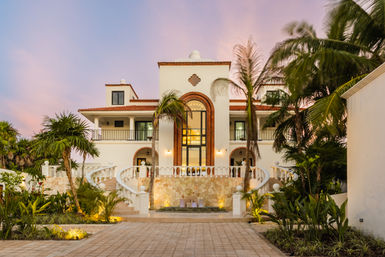 Bella Vita: 8 BR Hacienda-Style Residence with Chef & Staff image 8
