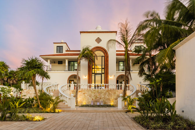 Bella Vita: 8 BR Hacienda-Style Residence with Chef & Staff image 8