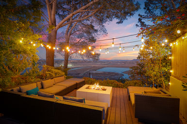 Wander Del Mar: Luxury Ocean-View Escape in Del Mar 5-Bedroom Villa with Pool & Hot Tub image 8