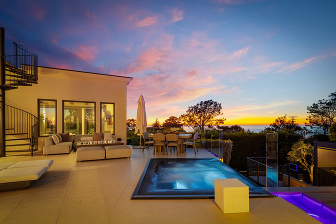 Wander Del Mar: Luxury Ocean-View Escape in Del Mar 5-Bedroom Villa with Pool & Hot Tub image 18