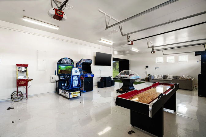 Entertainers Paradise: Arcade, Golf Sim, Pickleball, Theater, Gym + Swim-Up Pool Bar image 19