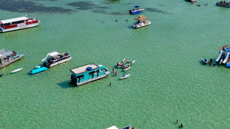 Luxury Private Crab Island 18-Seater Pontoon with Restroom image 11
