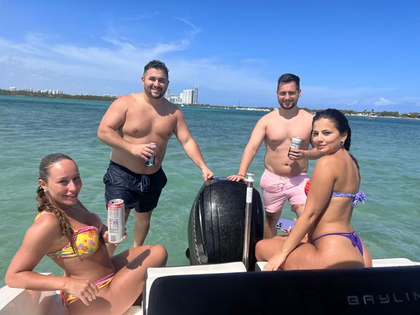 Miami Beach VIP Boat Tour: 2 Hours with Captain & Champagne image 8