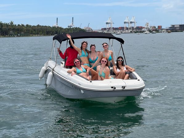Miami Beach VIP Boat Tour: 2 Hours with Captain & Champagne image 16