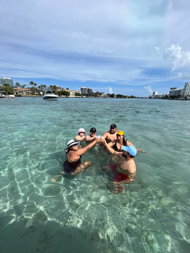 Miami Beach VIP Boat Tour: 2 Hours with Captain & Champagne image 4