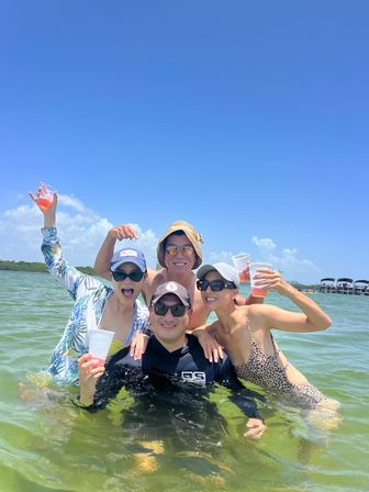 Miami Beach VIP Boat Tour: 2 Hours with Captain & Champagne image 2