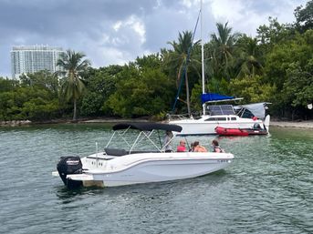 Miami Beach VIP Boat Tour: 2 Hours with Captain & Champagne image 14