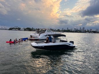 Miami Beach VIP Boat Tour: 2 Hours with Captain & Champagne image 23