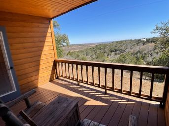 Walnut Canyon Cabins: 7 Scenic Cabins in Hill Country + Wildlife Views image 3