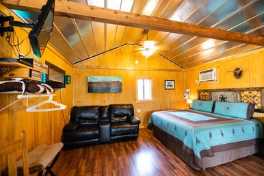 Walnut Canyon Cabins: 7 Scenic Cabins in Hill Country + Wildlife Views image 23