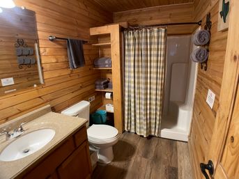 Walnut Canyon Cabins: 7 Scenic Cabins in Hill Country + Wildlife Views image 41