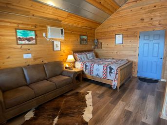 Walnut Canyon Cabins: 7 Scenic Cabins in Hill Country + Wildlife Views image 4