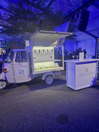 OC’s Ultimate Mobile Bar Cart Experience: Sip Social Co. image 6