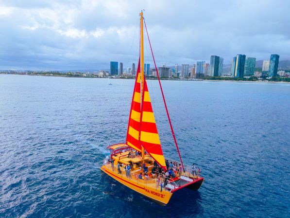 South Shore Open Sail from Kewalo Harbor with Complimentary Drinks image 1