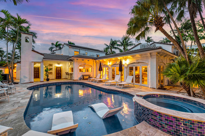 Hibiscus Key: Private Pool Villa Near Beach Perfect for Bachelorettes & Birthdays image 22