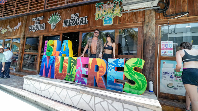 Cancún Catamaran to Isla Mujeres + Snorkel, Open Bar & Lunch image 9
