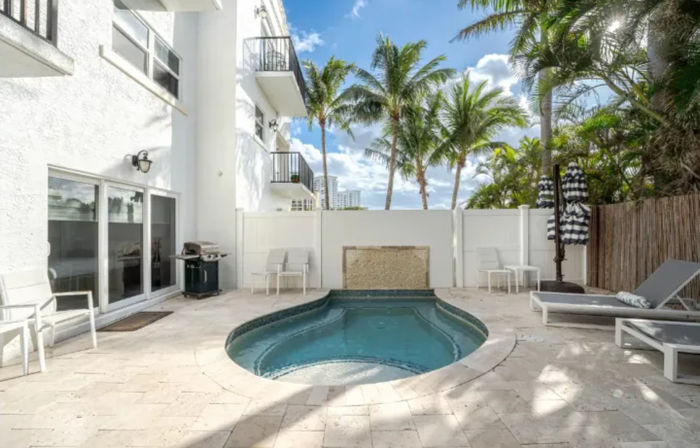 Beach Luxury Villa: 3 BR with Views, Elevator & Private Pool in Boca image 37