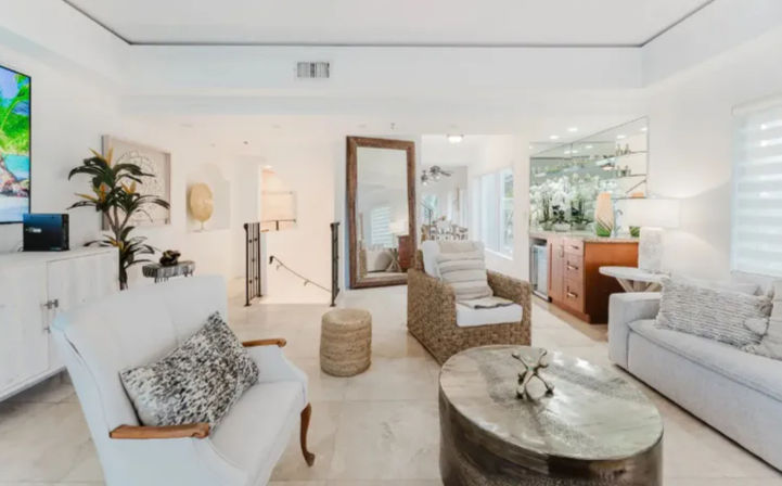 Beach Luxury Villa: 3 BR with Views, Elevator & Private Pool in Boca image 12