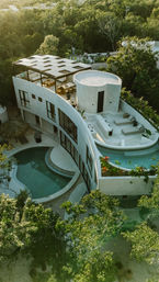 Caan Estate: Two Villas Combined into a Luxurious 10 BR Retreat with Concierge image 10