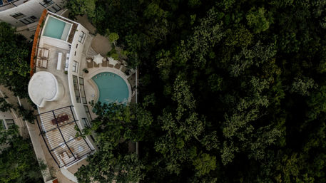 Caan Estate: Two Villas Combined into a Luxurious 10 BR Retreat with Concierge image 27
