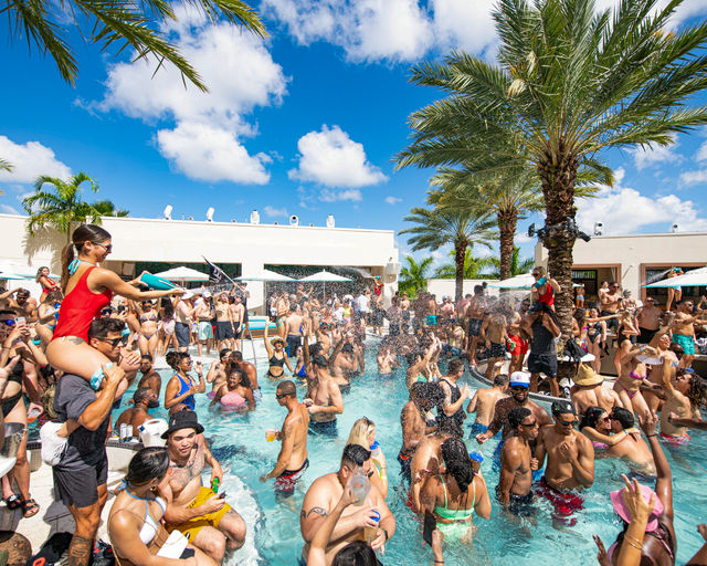 DAER Dayclub Pool Party: Vegas-Style VIP Experience with Daybed, Sectional, Cabana & Bungalow Options image 3