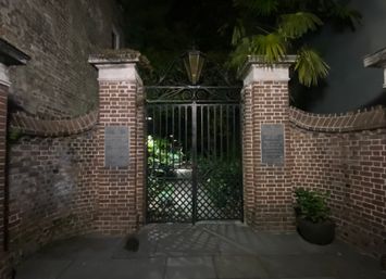 Real Hauntings of Charleston: A Fun Walking Tour & True Stories of Charlestons Spookiest Places with a Licensed Guide image 7