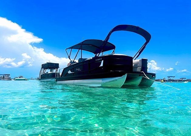 Luxury 25' Barletta Lusso Tritoon Rental (Up to 13 Passengers) image 5