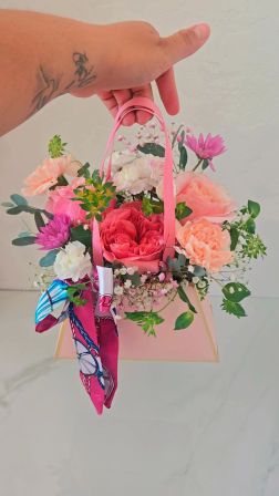 Bloom Bar Experience: Build Your Own Flower Bouquets image 29
