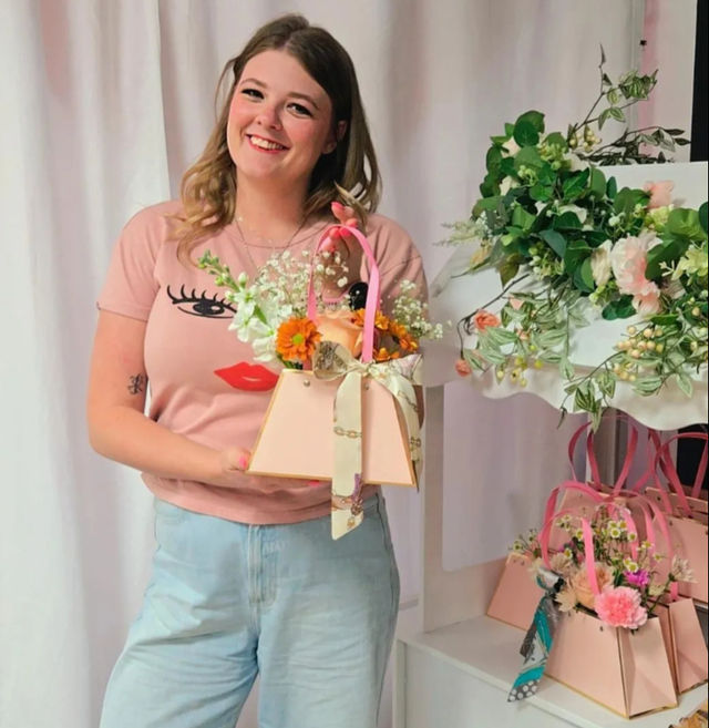 Bloom Bar Experience: Build Your Own Flower Bouquets image 3