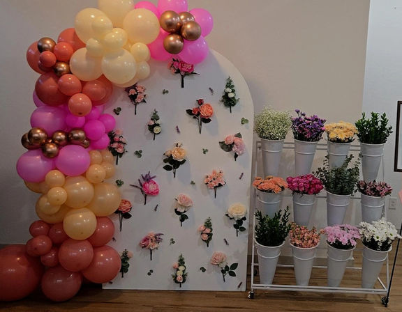 Bloom Bar Experience: Build Your Own Flower Bouquets image 9