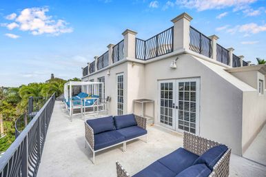 The Modern Castle: Luxury 8-BR Estate with Pool & Rooftop Lounge for Groups image 156