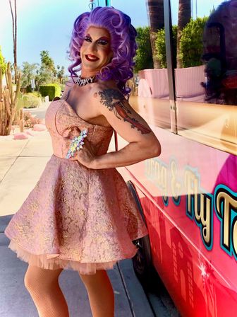 Drag Queen-Hosted Tour of Palm Springs image 7