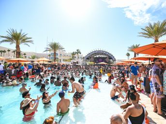 Daylight Beach Club's VIP Pool Party: Two-Bottle Group Package image 1