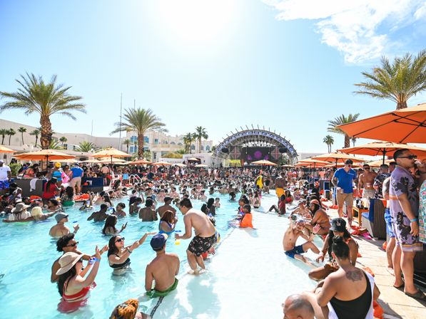 Daylight Beach Club's VIP Pool Party: Two-Bottle Group Package image 1